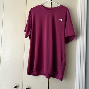 New Men's North Face adventure Tee cyber berry XL shirt sleeve flash dry